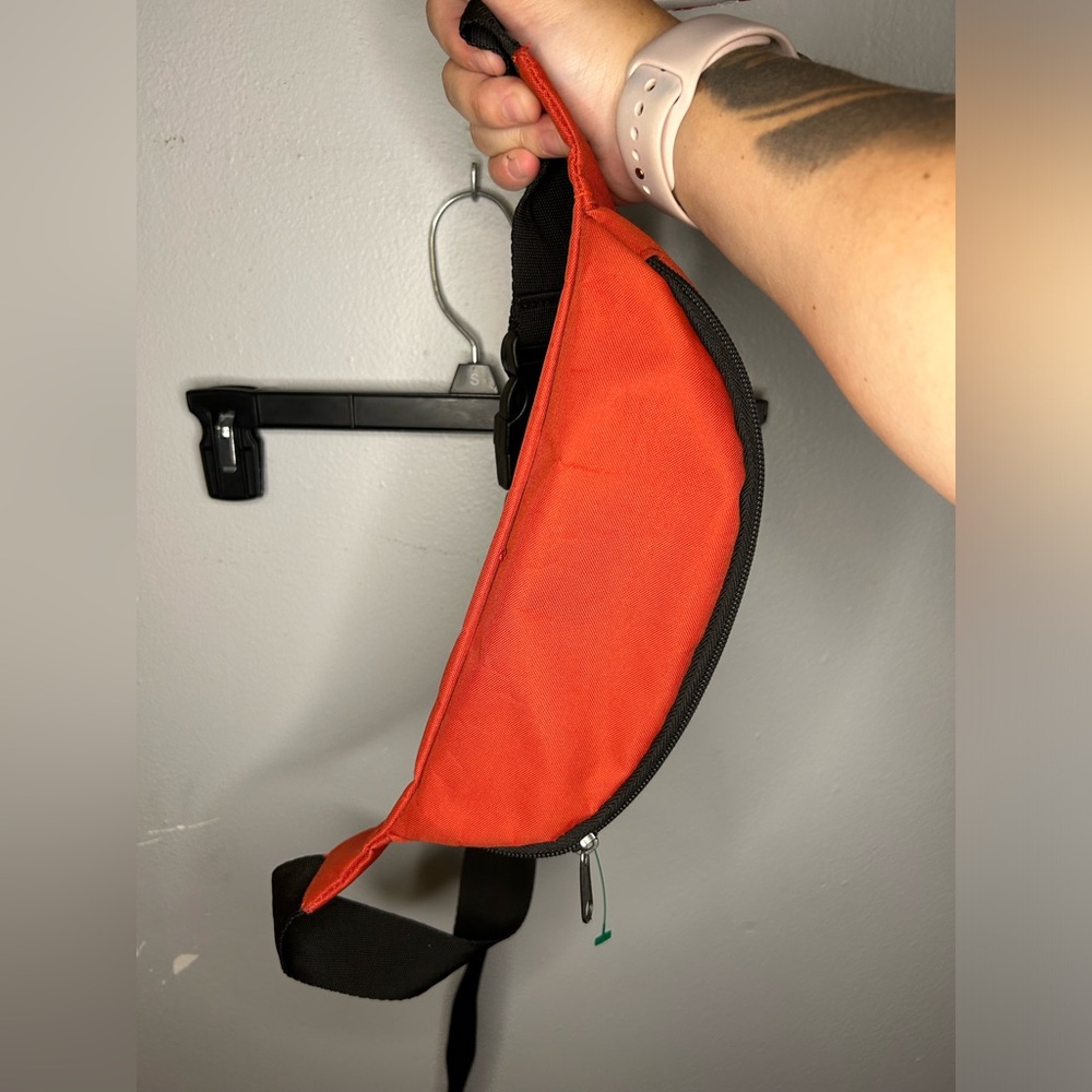 Funko Stranger Things Fanny Pack - Picture 7 of 7